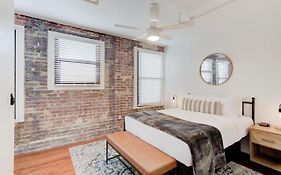 Sophisticated Apartment Downtown